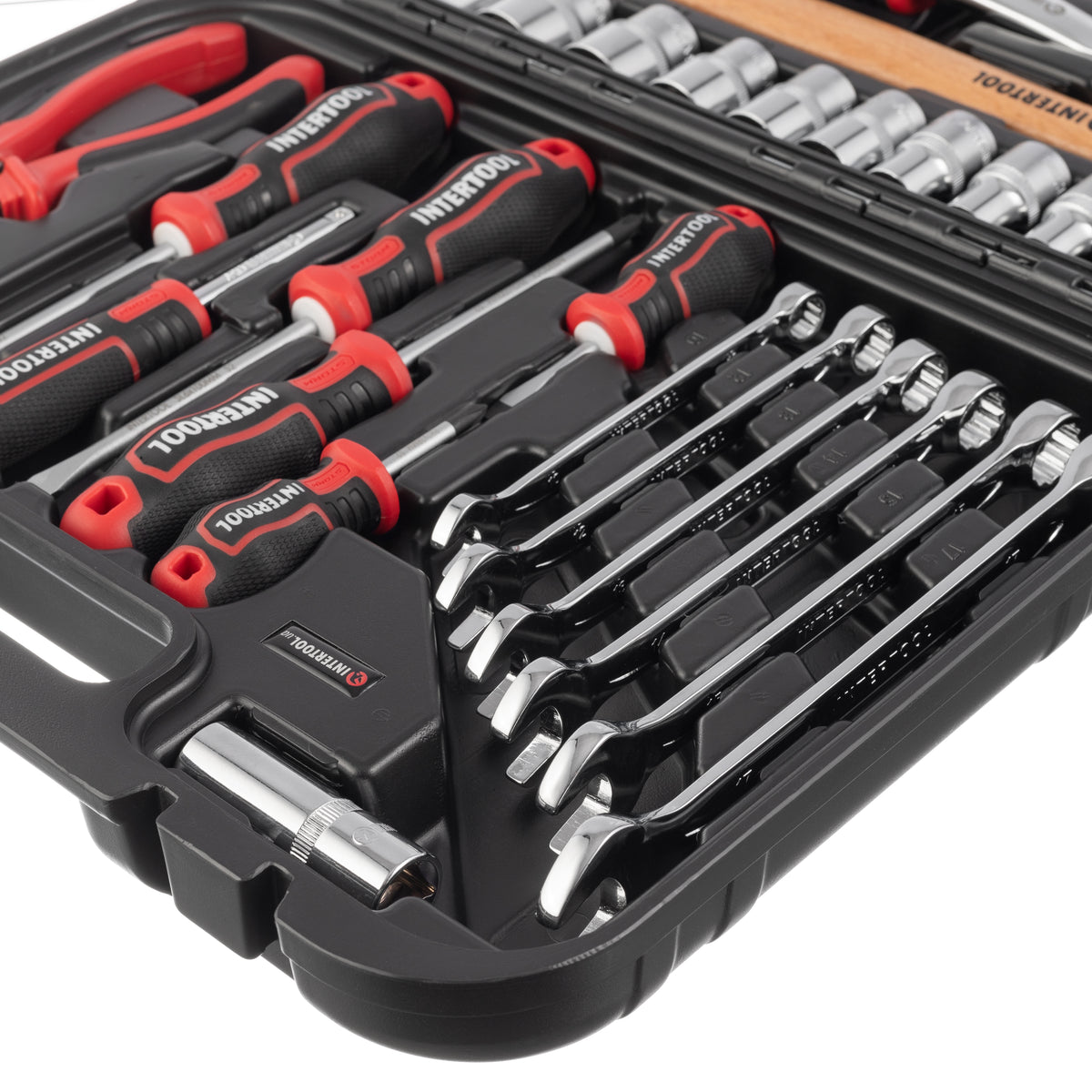 Juego completo de herramientas mecánicas INTERTOOL con accionamiento de 1/4" y 1/2", sistema métrico, 56 piezas | ET08-8056 